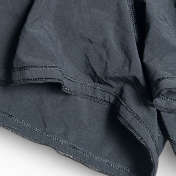 Lululemon Hotty Short Black With Lace Trim Size 6 - Picture 4 of 4